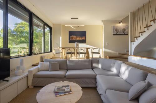 Spacious 3bdr Apartment with Monumental View - image 13