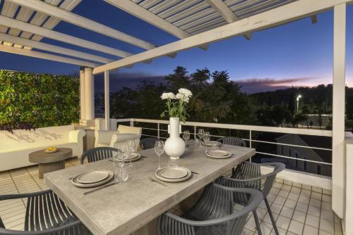 Spacious 3bdr Apartment with Monumental View, Atény