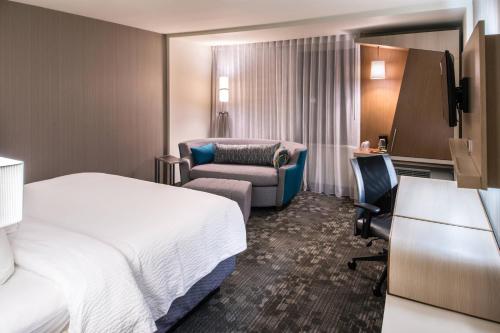 Courtyard by Marriott Jacksonville - image 13