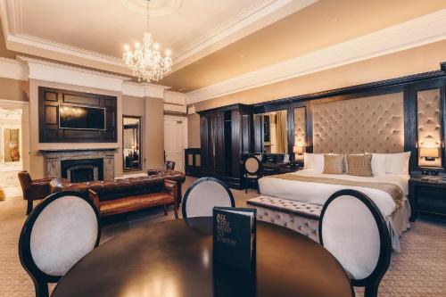 County Hotel Newcastle - image 4