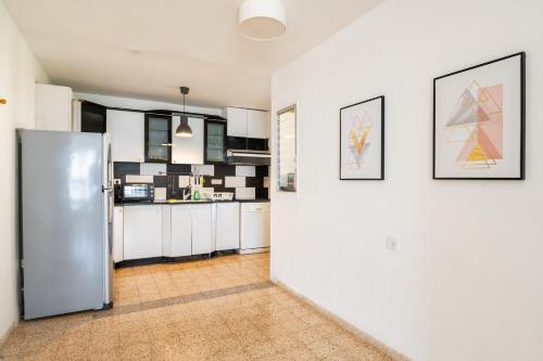 Sea view 2 bedroom apartment in Mount Carmel