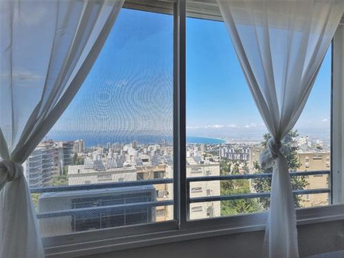 Sea view 2 bedroom apartment in Mount Carmel