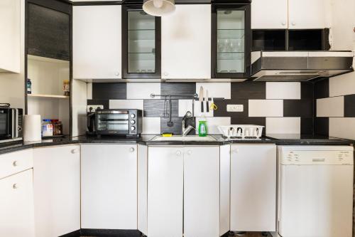 Sea view 2 bedroom apartment in Mount Carmel