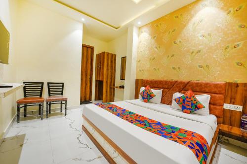 room detail thumbnail 1