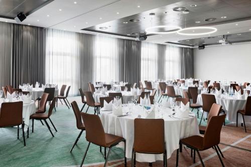 Courtyard by Marriott Basel - image 10
