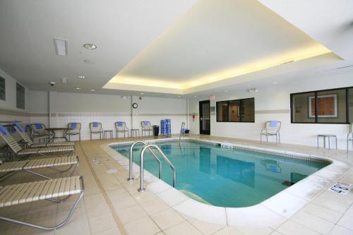 Courtyard by Marriott Omaha Aksarben Village