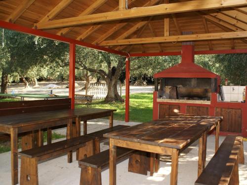 Facilities, Ferouli Residence in Riza