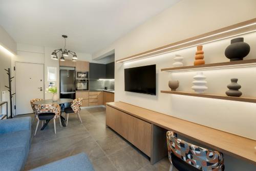 Alfalfa Pagrati - Stylish Apartment near Caravel & Center, Ateny
