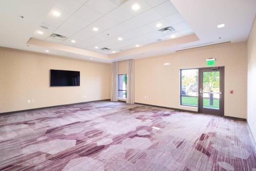 Courtyard by Marriott Bowie - image 11