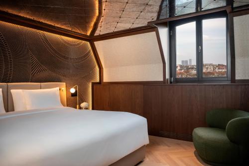 room detail thumbnail 1