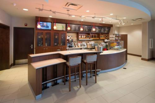 Courtyard by Marriott Canton - image 6