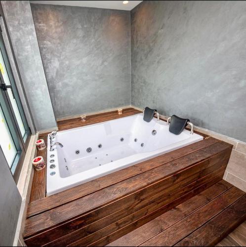 Suite, whirlwanne