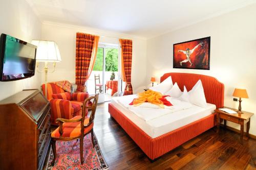 room detail thumbnail 1