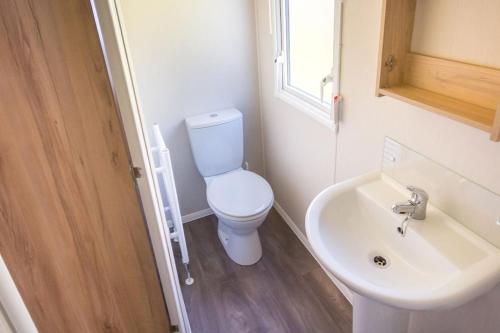 2 bedrooms, 4 beds