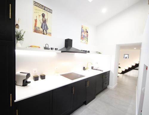 B House in กอร์เตเซีย