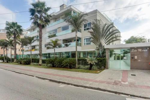 Apartamento Ingleses, Condomínio perto da praia