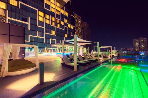 Úszómedence, Cinnamon Life at City of Dreams near Holland Múzeum