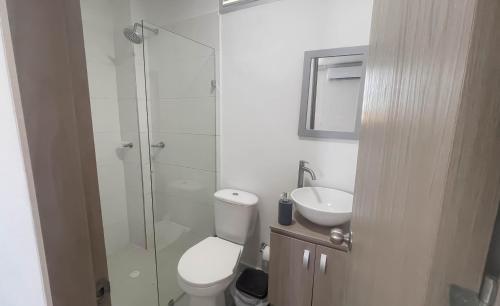 Two-Bedroom Apartment room in Apartamento cerca al aeropuerto