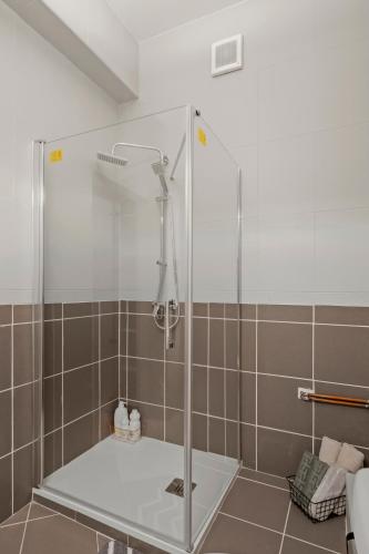 Two-Bedroom Apartment with City View image 8