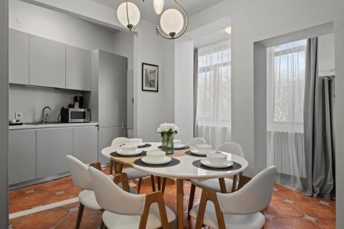 Two-Bedroom Apartment with City View image 6