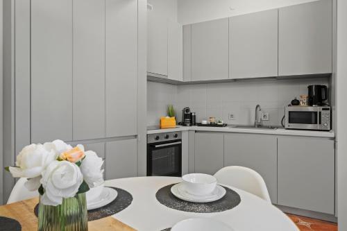 Two-Bedroom Apartment with City View image 4
