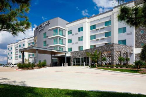 Courtyard by Marriott Houston Intercontinental Airport in Houston, USA