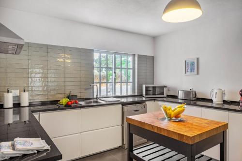 Canaan Boutique Casa do Monte by Get Your Stay Canaan Boutique Casa do Monte by Get Your Stay