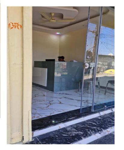 Hotel Meri & Residency