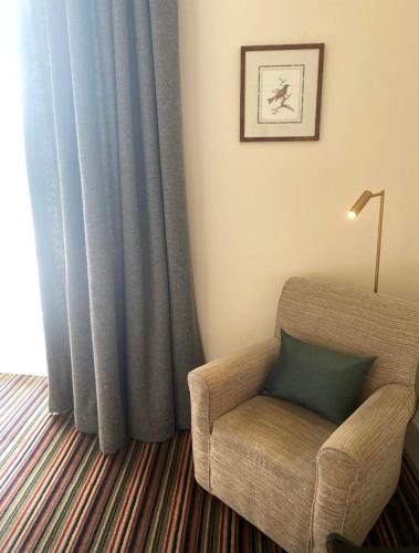 The Royal George Hotel - image 2