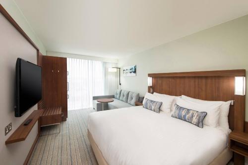 Courtyard by Marriott Inverness Airport - image 13