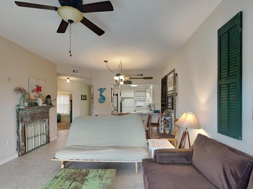 Ocean Village Club Q36 3rd Floor 2 Bedrooms Pet Friendly Sleeps 6 - image 11