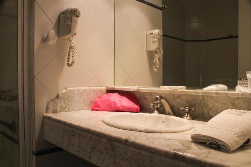 Double Room image 5