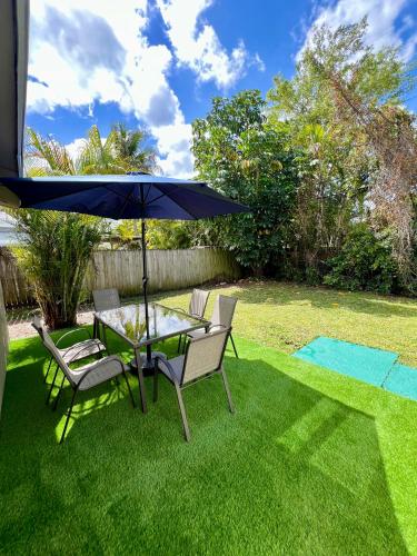 Beautiful 3 Bedroom house in Fort Lauderdale! Hot Tub and Great Location! in Dania Beach, USA