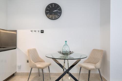 Downtown Apartment Studio near Burj Khalifa, Dubai (photo 3)