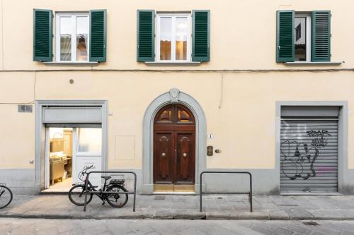 Via Santa Reparata, 1 - 2nd floor - Stunning and Spacious 10 min to Historic Center, Florencie