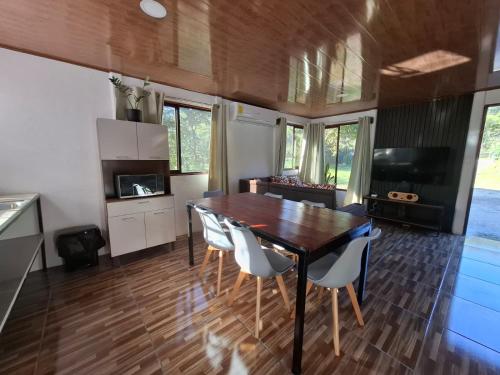 設施, House of Dreams in 尼科亞