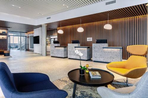 Courtyard by Marriott Reykjavik Keflavik Airport - image 8