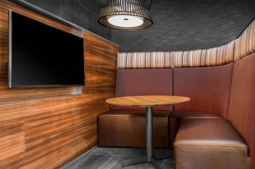 Courtyard by Marriott Jonesboro - image 10