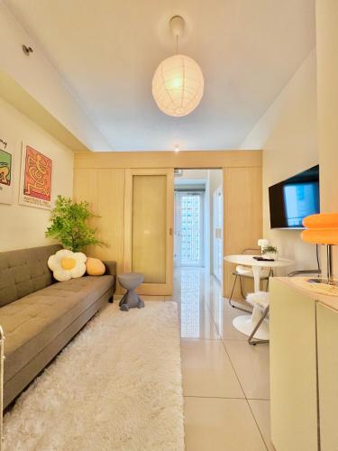 Fun Pop-Art Inspired Makati Studio, Manila