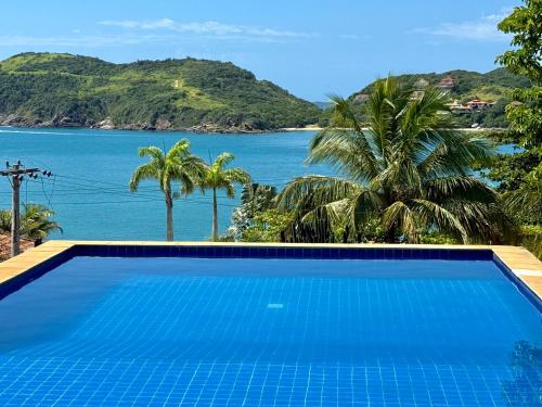 Casa de CINEMA 3 suites, 50m da Praia da Ferradura in plaža Ferradura