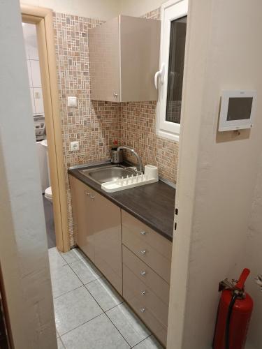 Athens Downtown Apartment - image 9