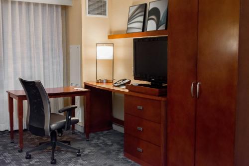 Courtyard by Marriott Lafayette - image 9