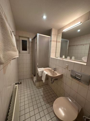 Double Room with Balcony image 9