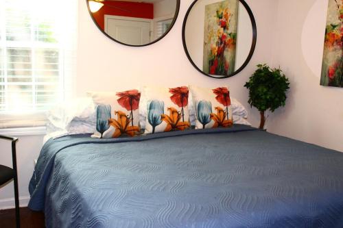 Cozy, Relaxing 4-Bedroom House in Forest Park Cozy, Relaxing 4-Bedroom House in Forest Park