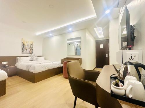 Deluxe Triple Room image 1
