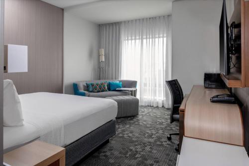 Courtyard by Marriott East Lansing Okemos - image 14