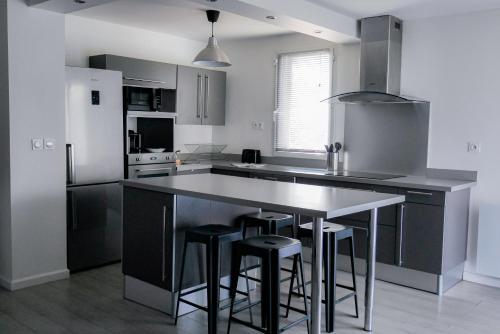 Sporting House in Avenue de Fronton