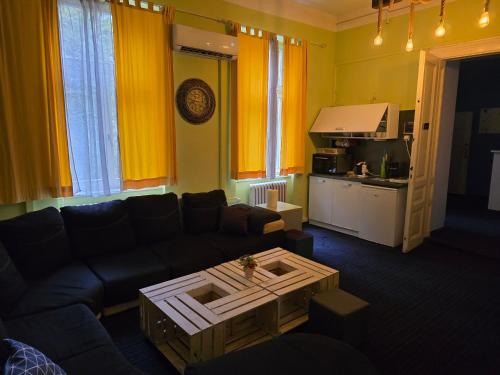 OLD TOWN Sarajevo 3 Bedroom Apartments Ferhadija - image 5