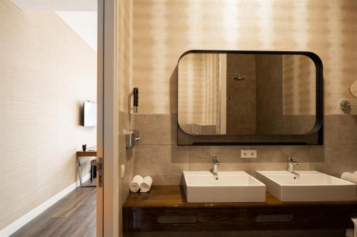 Hotel Ter Zand - Handwritten Collection