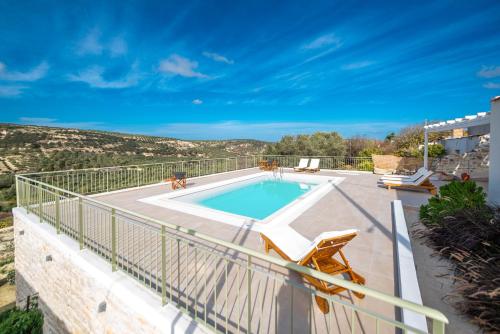 Peldbaseins, Villa OliveMillstone in Episkopi